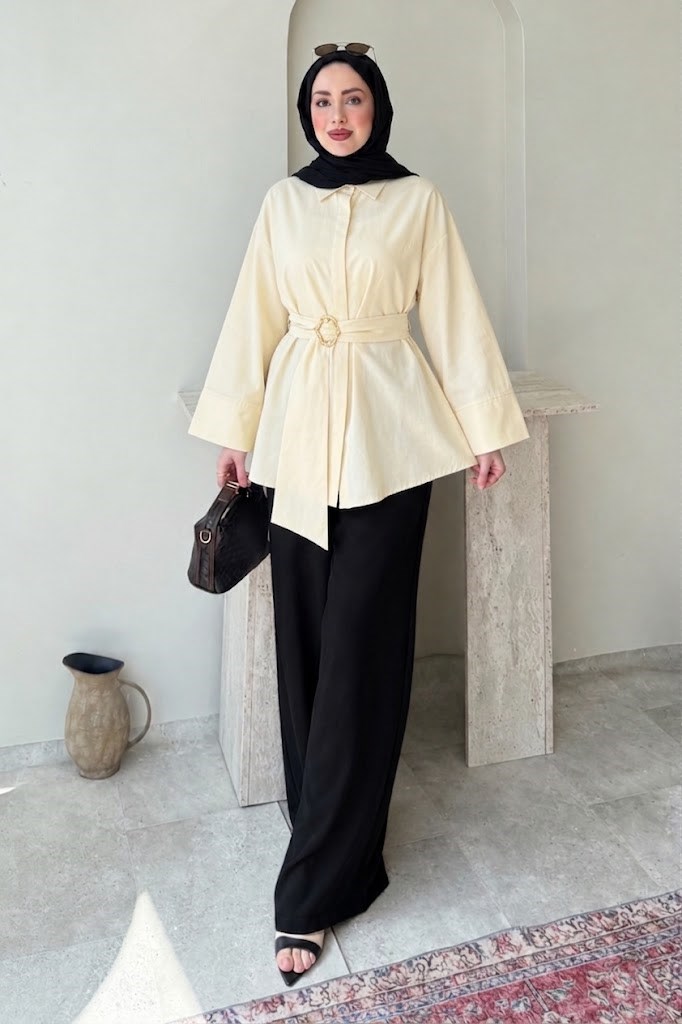 Dekta Cotton Kumaş Broş Kemerli Tesettür Gömlek- Sarı Standart (38-42 Uyumlu)