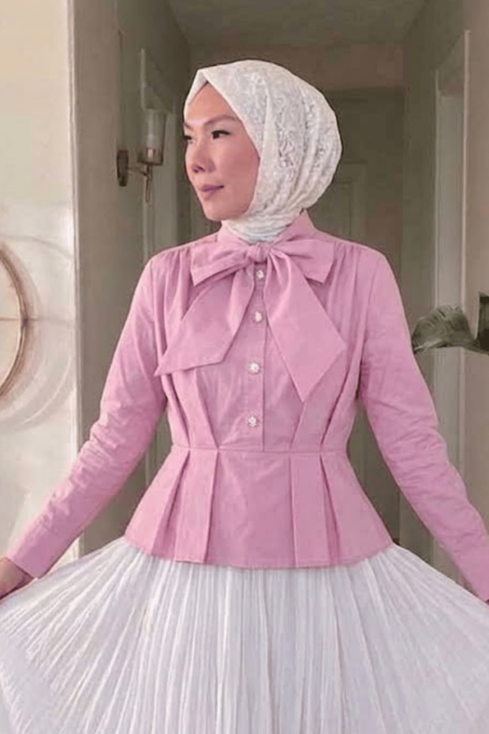 Deman Yakası Fularlı Önü Pileli Gömlek- Pembe