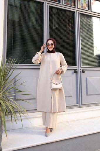 Lizza Kreş Kumaş Yandan Yırtmaçlı Uzun Tunikli Pantolonlu Takım Bej