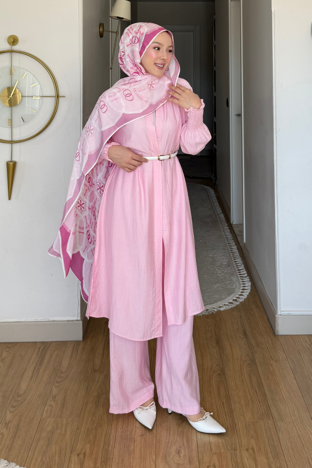 Loren Çilek Kumaş Kolu Büzgülü Hakim Yaka Gömlek-Pantolon Tesettür Takım- Pembe