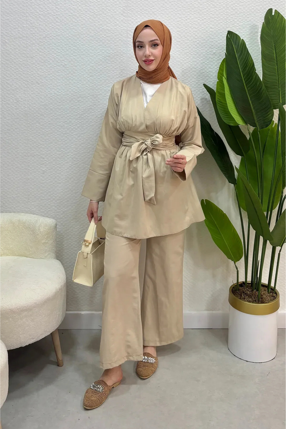 Yazlık Kumaş Beli Kuşak Detaylı Alt Üst Tesettür Takım- Bej