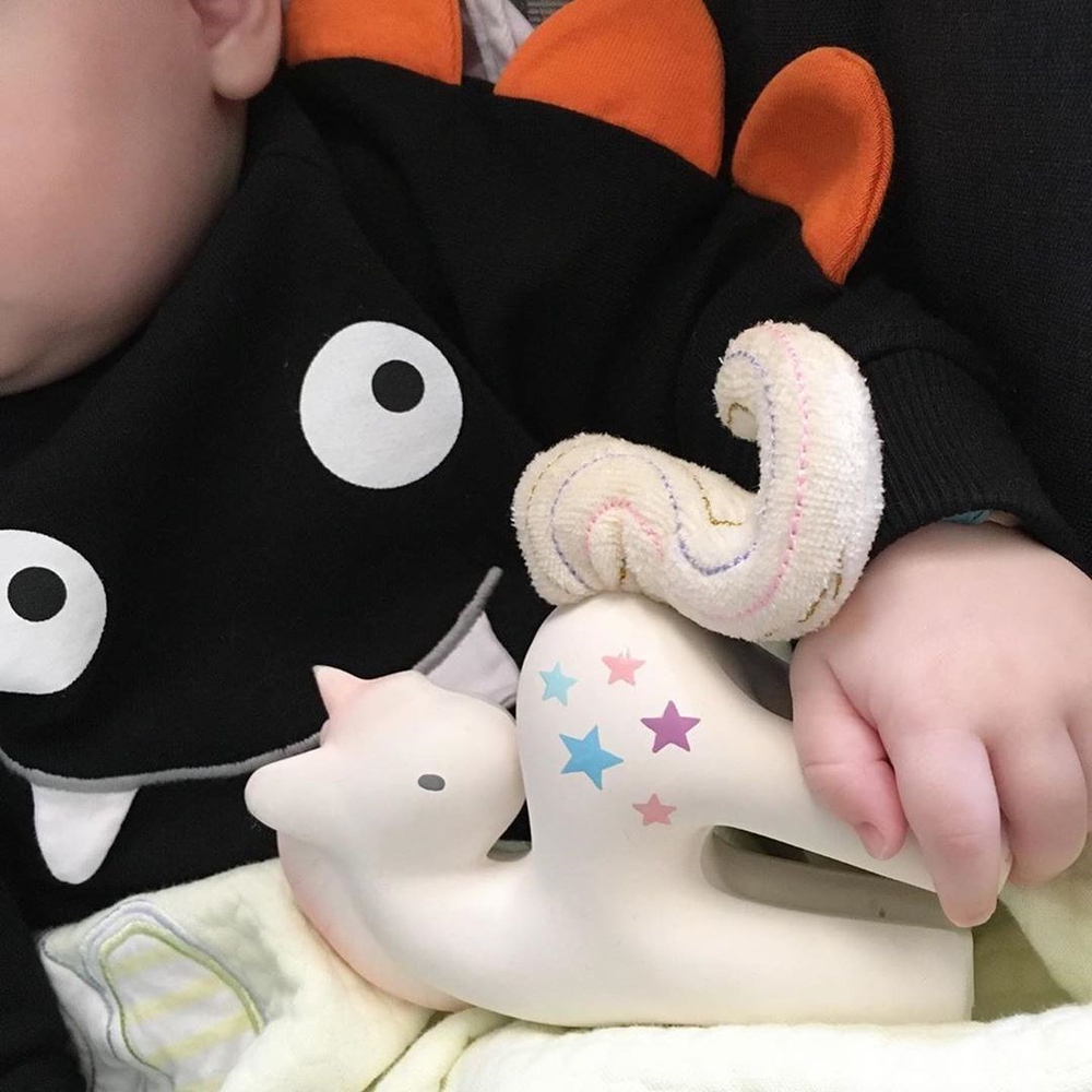 BIBS Tikiri Doğal Kauçuk Diş Kaşıyıcılı Oyuncak - Cotton Candy Unicorn 
