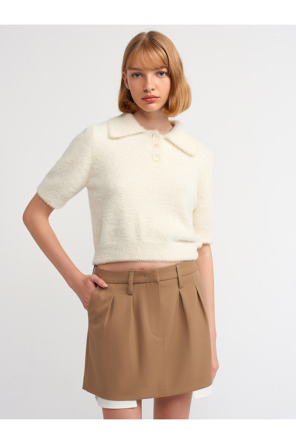 10475 Polo Yaka Düğmeli Yumuşak Dokulu Crop Kazak-krem