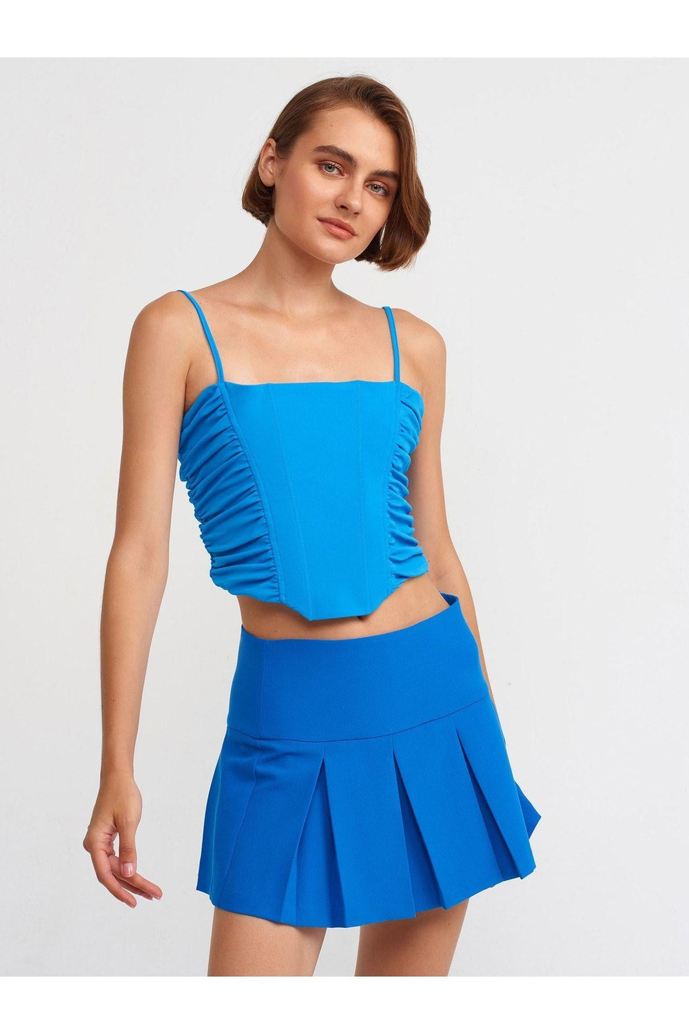 20129-buzgulu-detayli-askili-crop-top--36-955.jpg