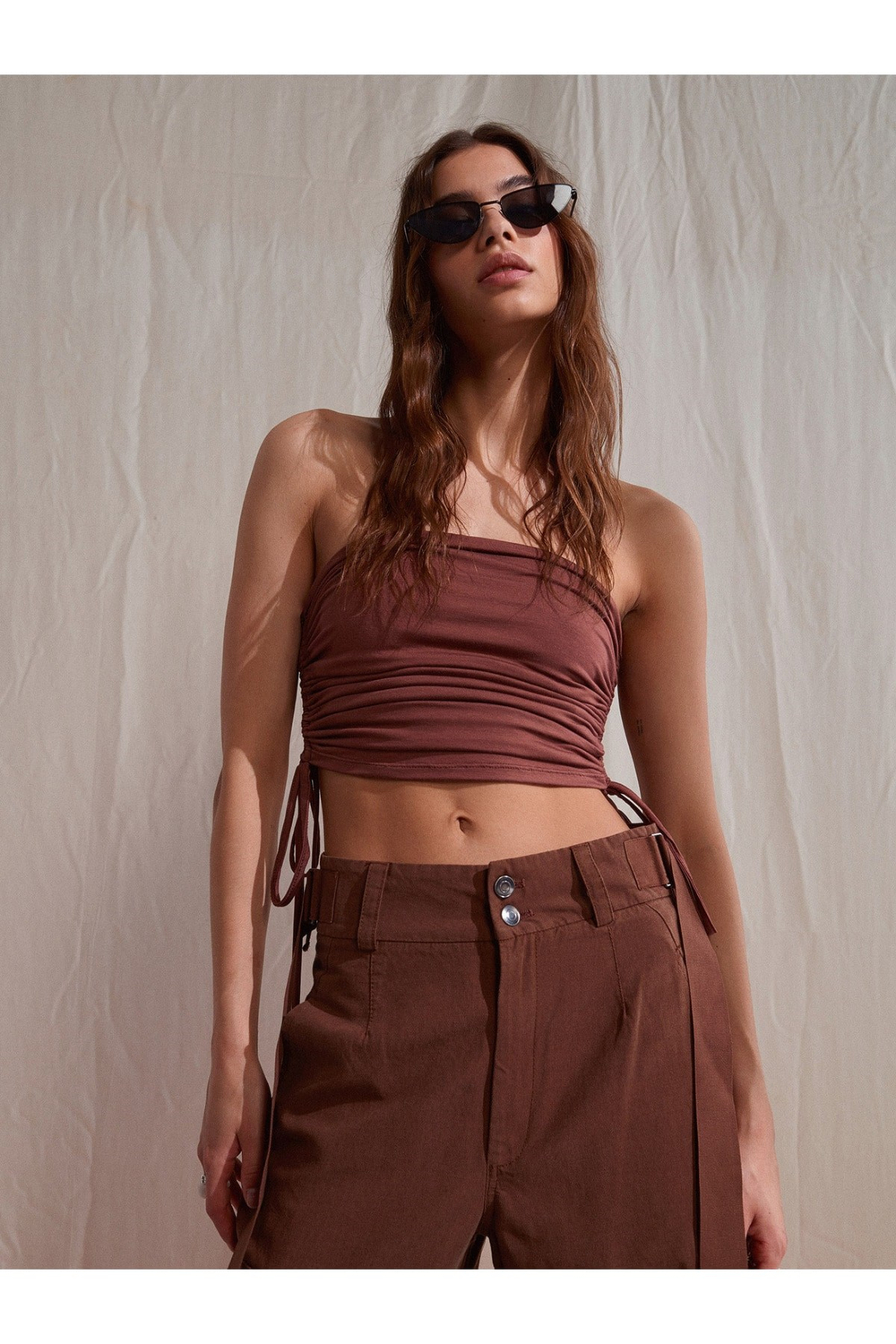 20680 Yanları Büzgülü Straplez Crop Top-Kahve