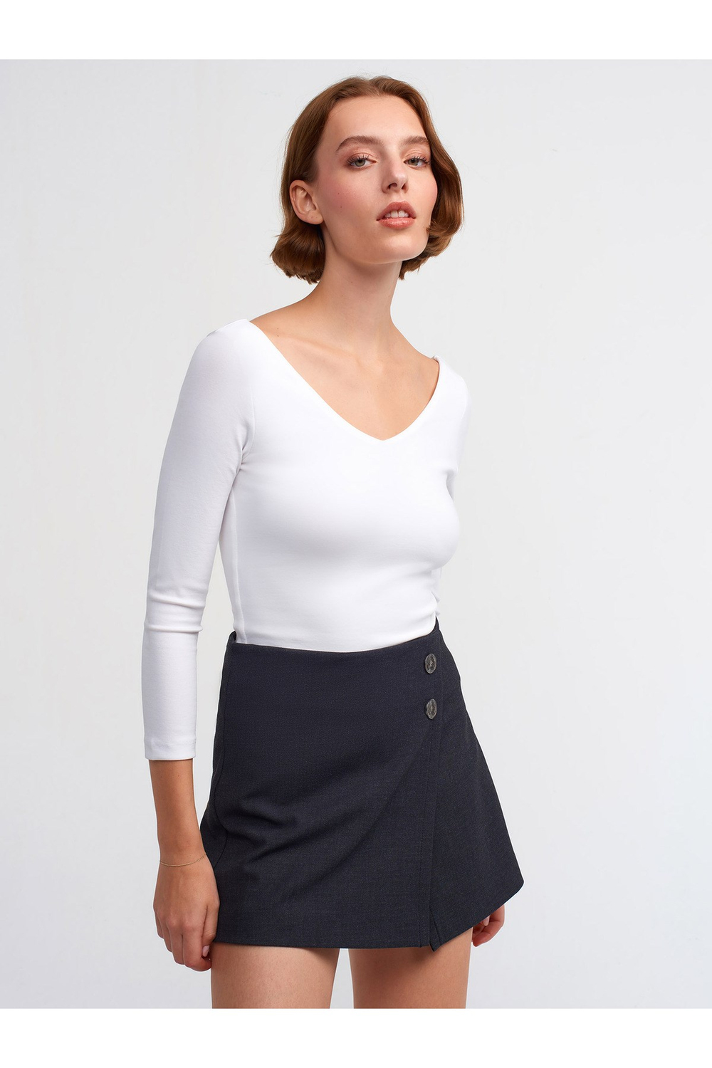 30228 V Yaka Top-Beyaz