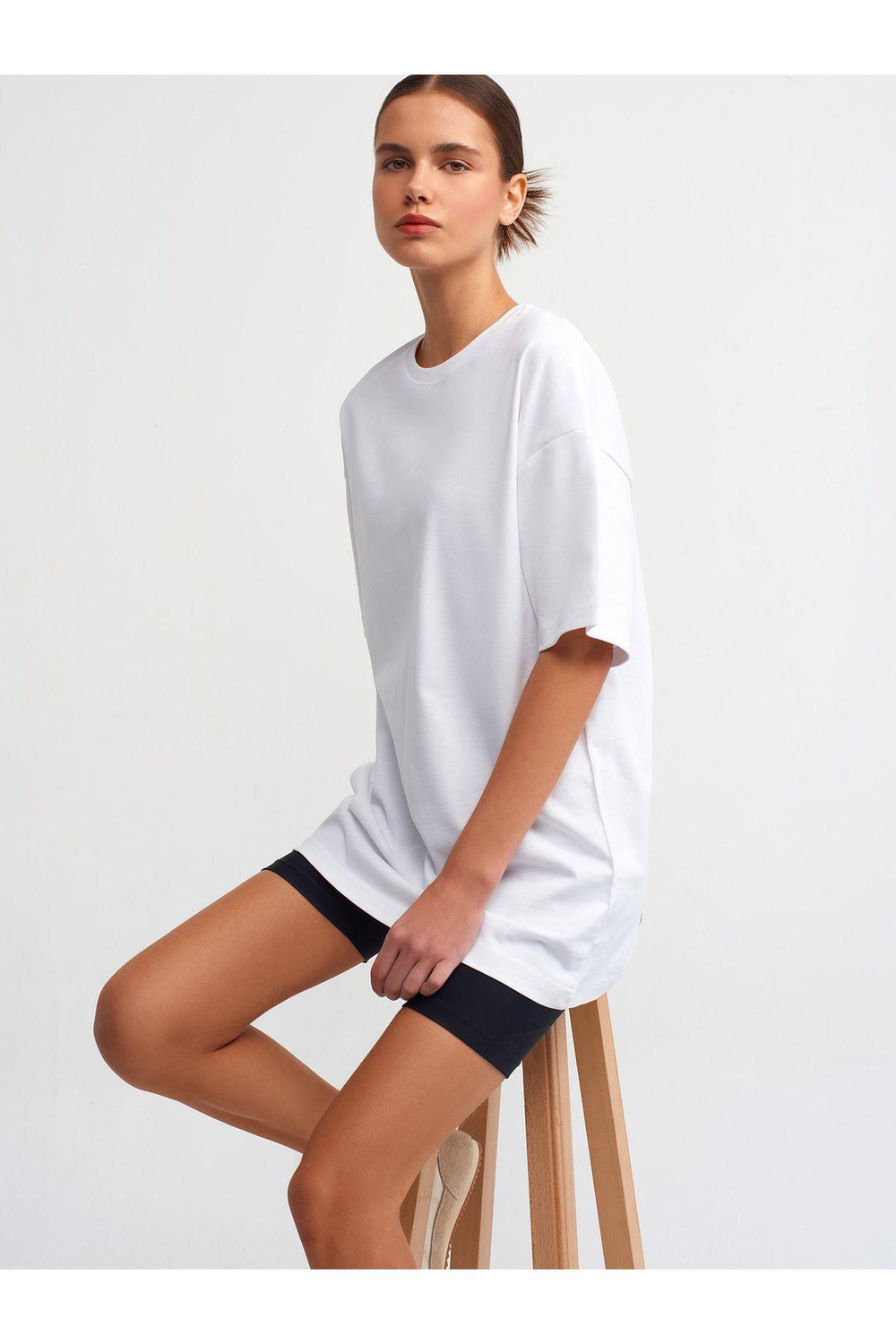 30310-pamuklu-oversize-t-shirt-beyaz-be00-2.jpg