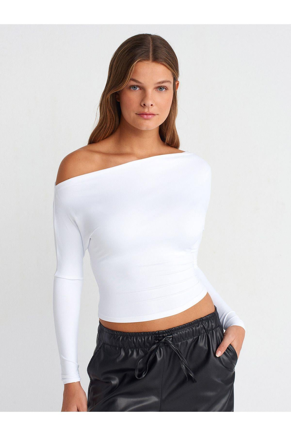 31438-uzun-kollu-asimetrik-t-shirt-bey-c2ddfa.jpg