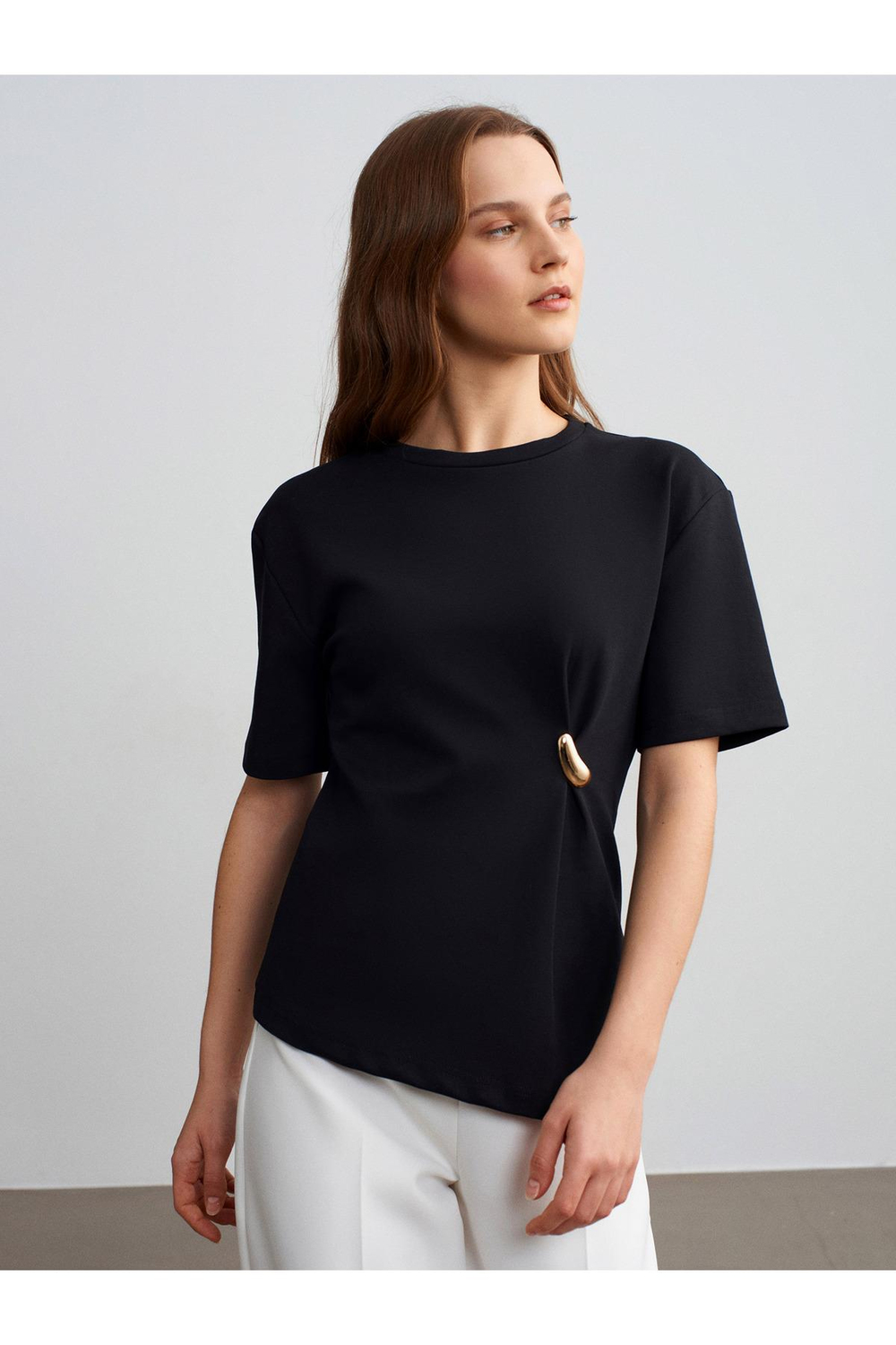 32445-aksesuar-detayli-basic-t-shirt-s-7-7c04.jpg