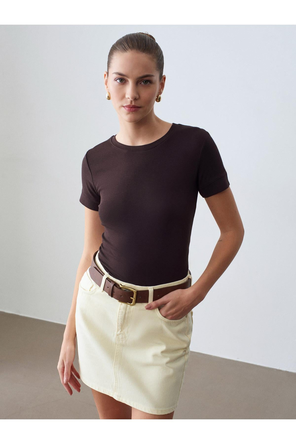 32637-bisiklet-yaka-t-shirt-koyu-kahve-a3e-2c.jpg