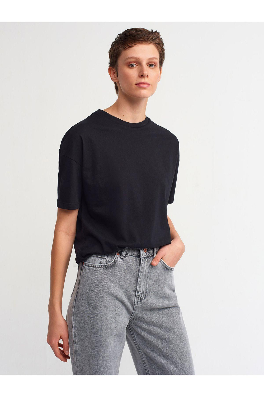 3683-bisiklet-yaka-basic-t-shirt-siyah-3c8-07.jpg