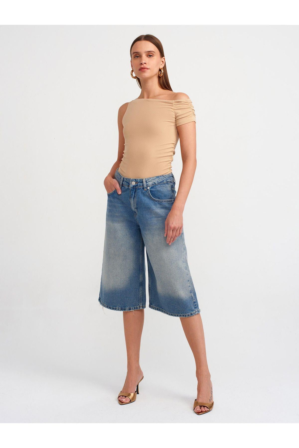 71499-bol-kesim-uzun-denim-kapri-mavi-ef-420.jpg