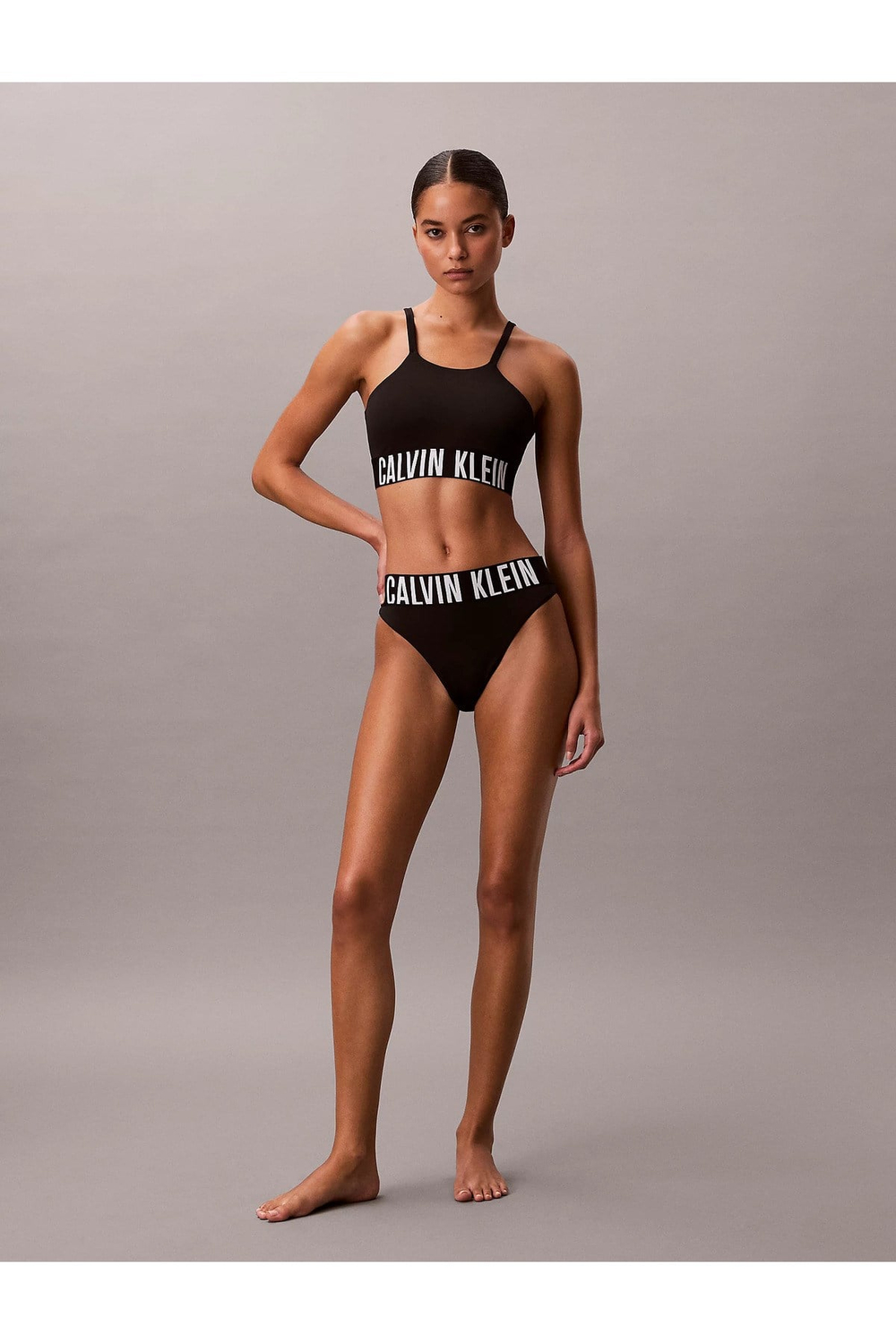 kadin-siyah-bikini-ustu-e2-fd2.jpg