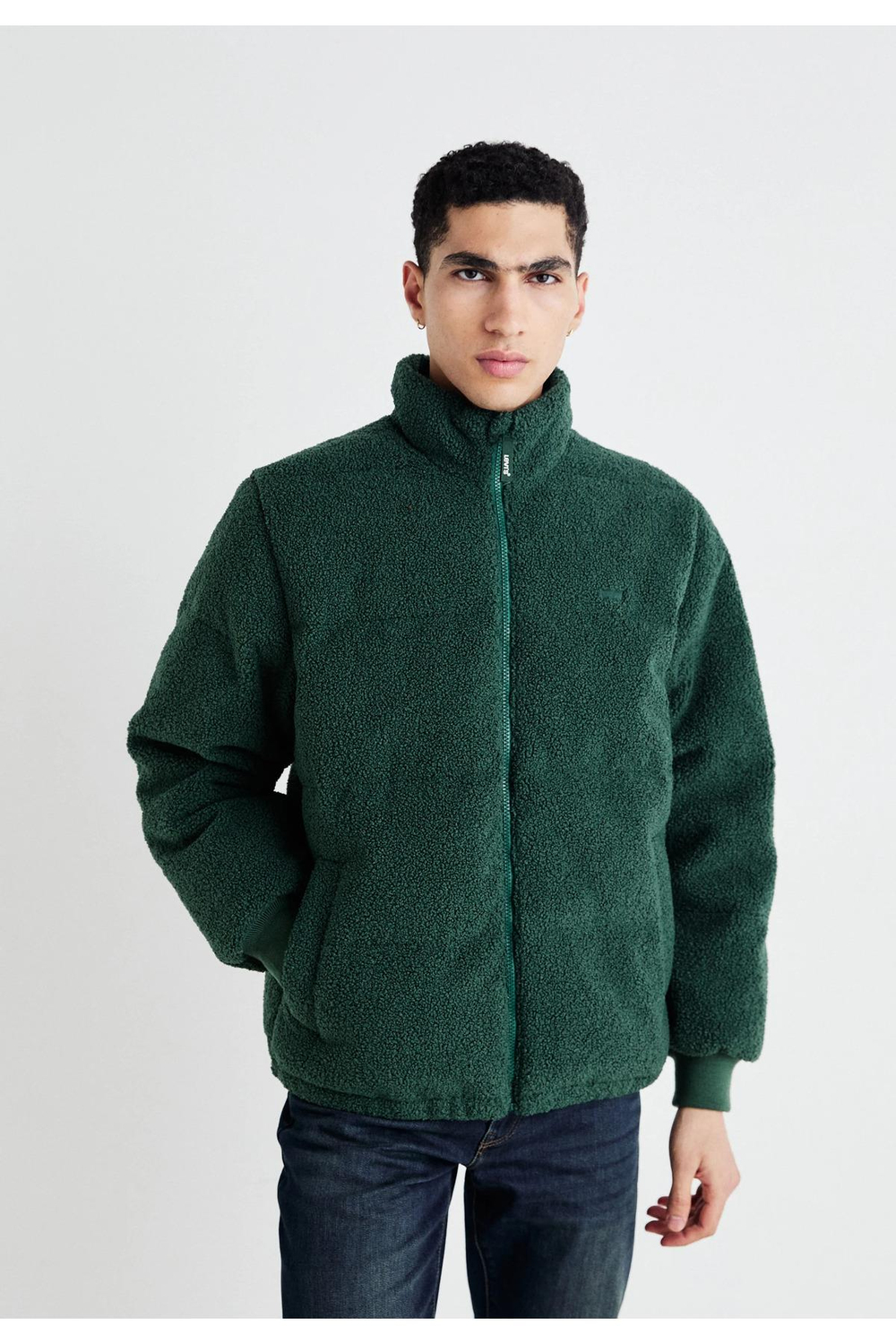 levis-kaz-tuyu-polar-rocky-short-puffe-b61-af.jpg