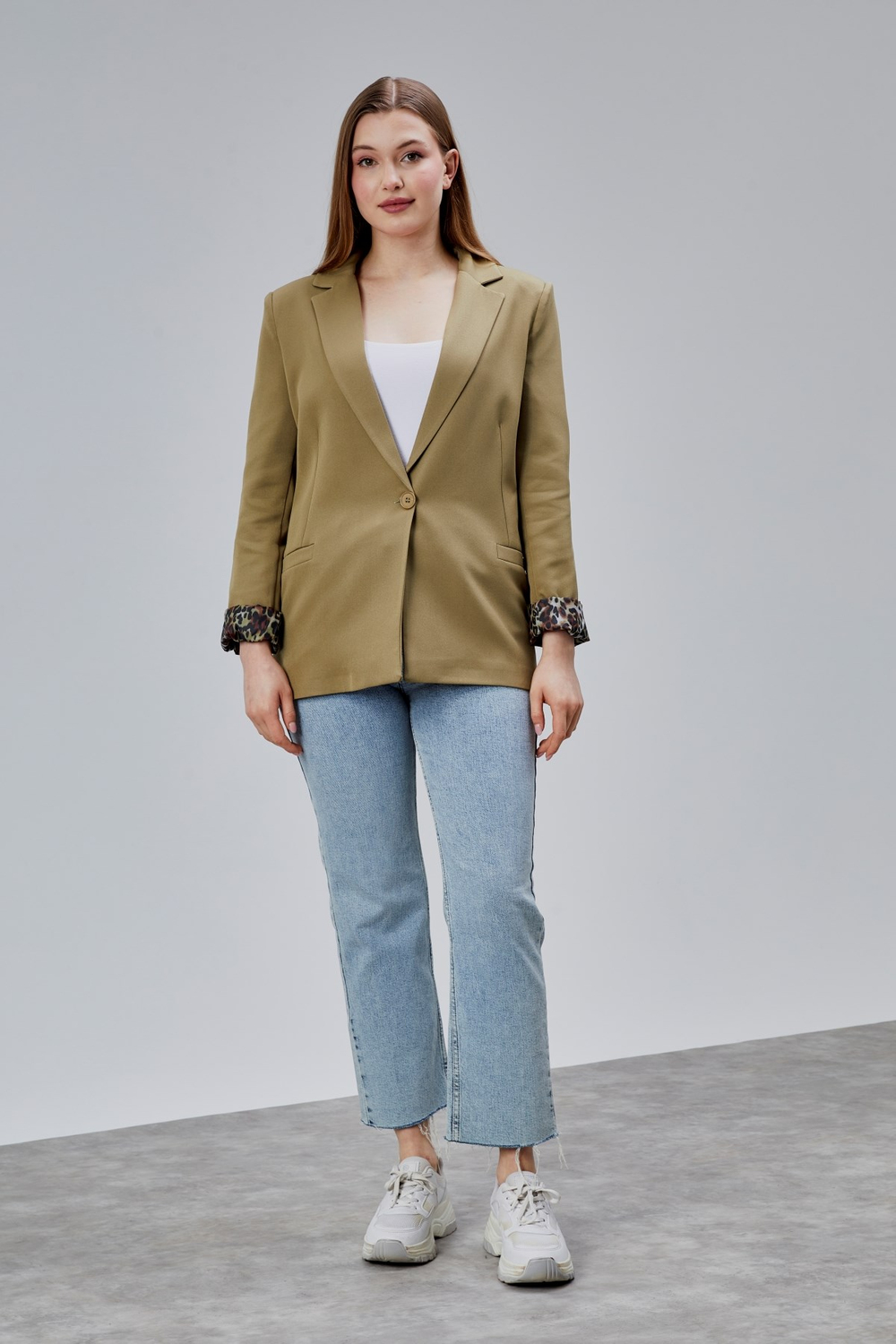 Koyu Haki Leopar Kolu Katlama Detaylı Regular Vatkalı Blazer Ceket