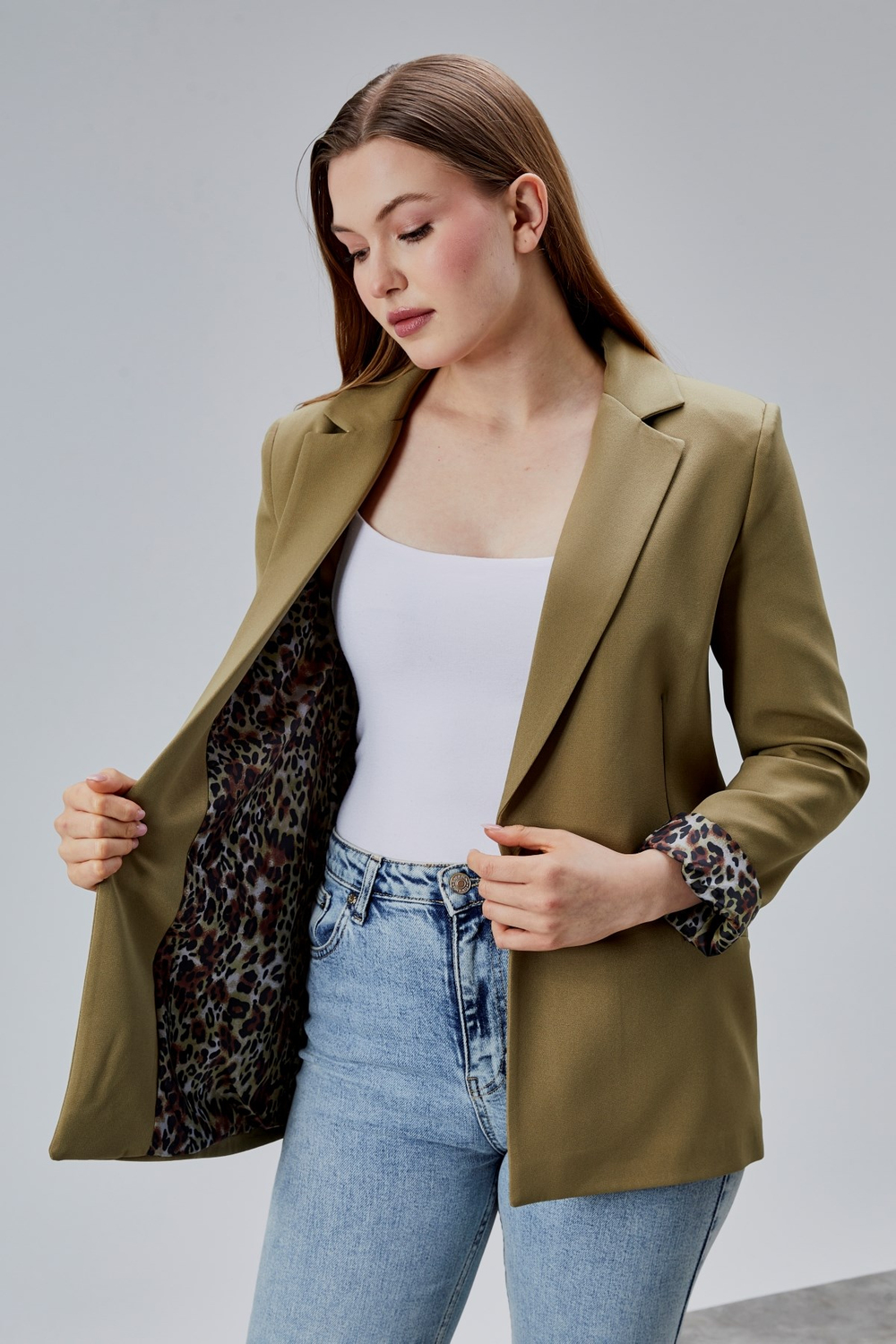 Koyu Haki Leopar Kolu Katlama Detaylı Regular Vatkalı Blazer Ceket