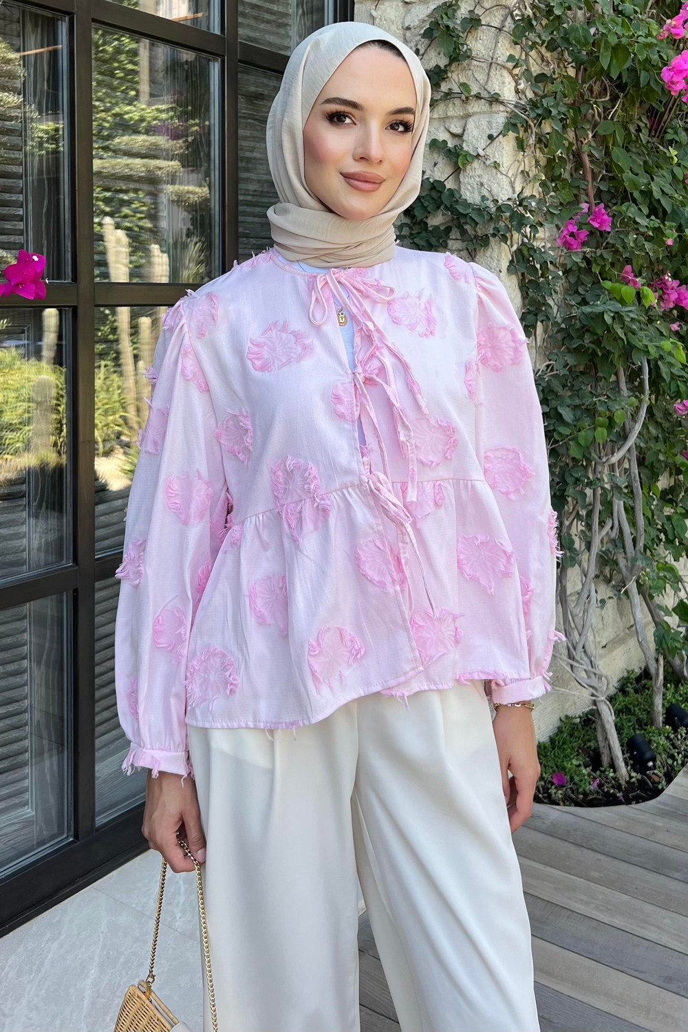 Bağlamalı Çiçek Detaylı Bluz Pembe