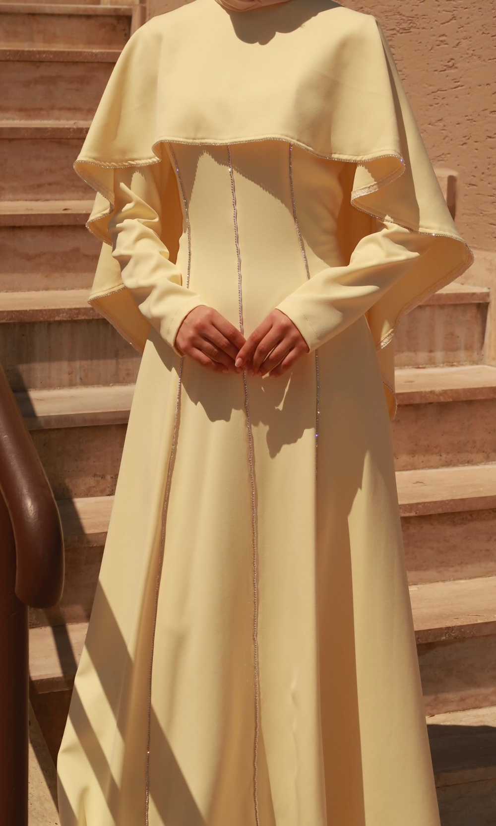 Palmara Pelerinli Taş Detaylı Abiye Butter Yellow