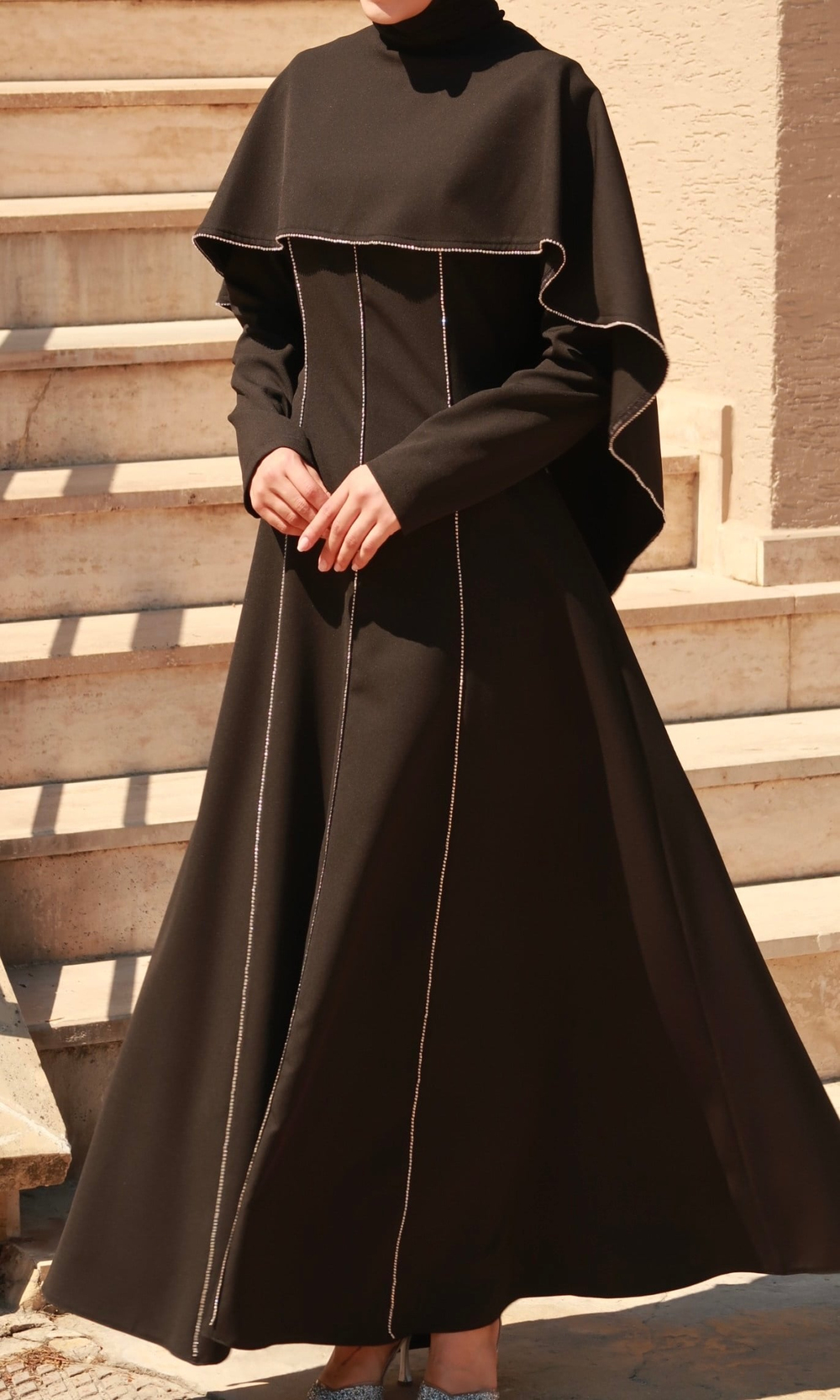 Palmara Pelerinli Taş Detaylı Abiye Siyah