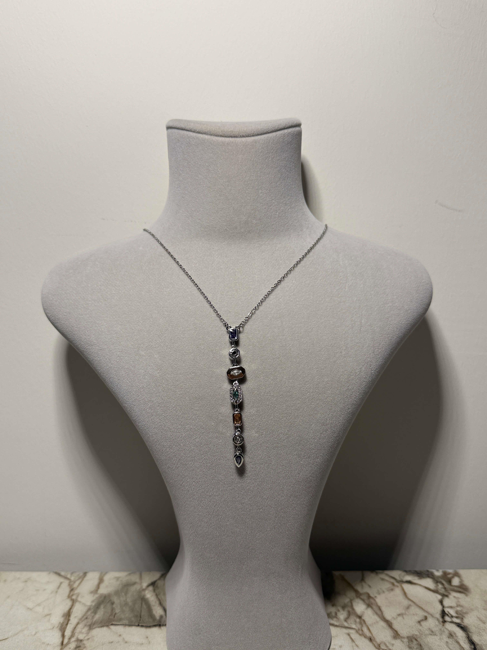 Y MODEL RENKLİ TAŞLI KOLYE