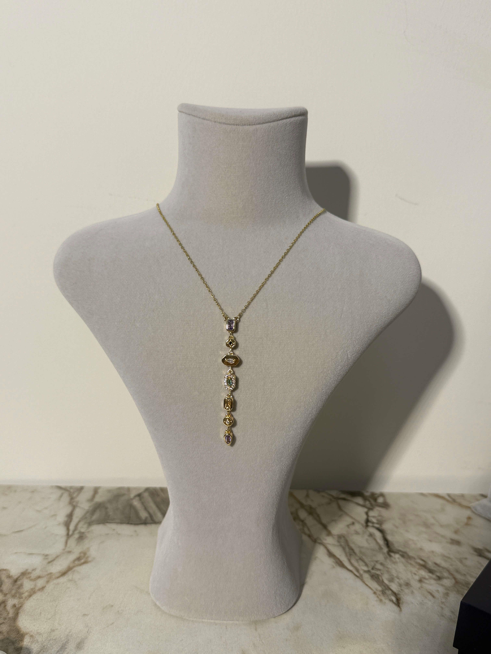 Y MODEL RENKLİ TAŞLI KOLYE
