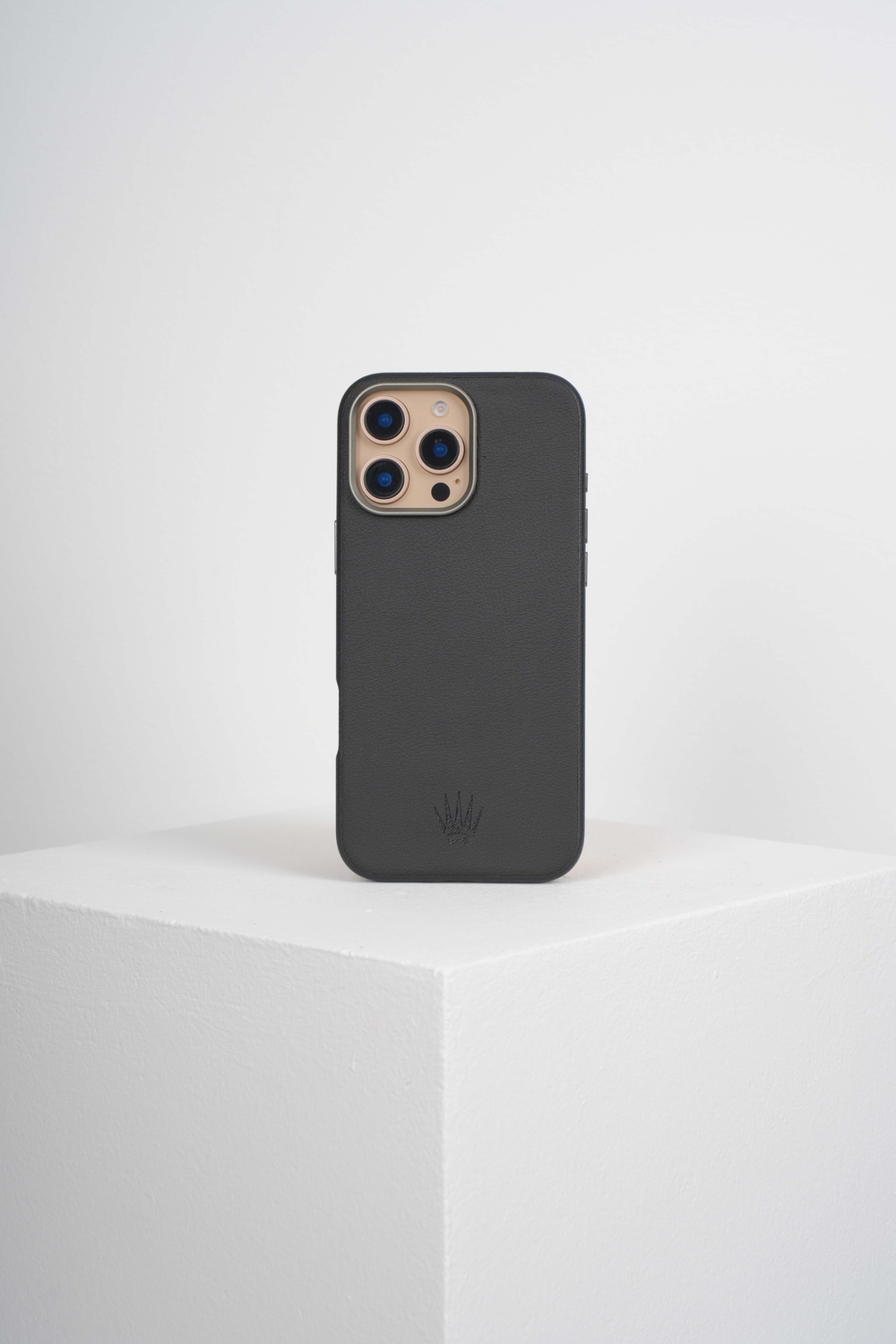 Luxe Iphone 16 Pro Max Siyah Manyetik Özellikli Kılıf