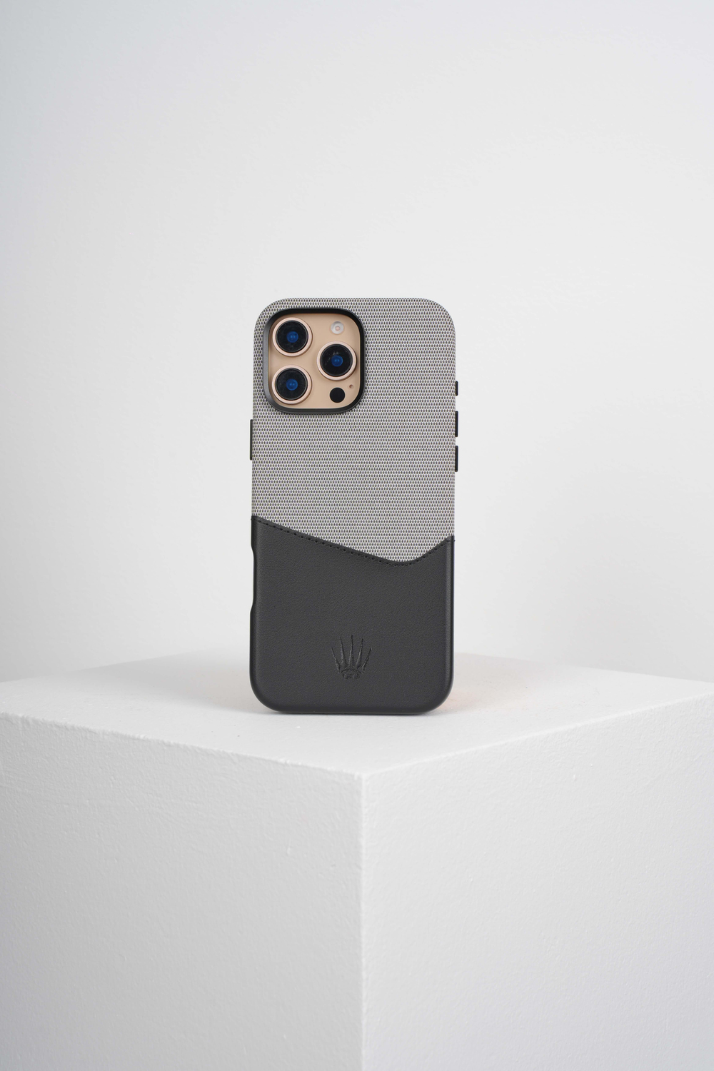 Nova Iphone 16 Pro Deri Kartlıklı Telefon Kılıfı Gri-Siyah 