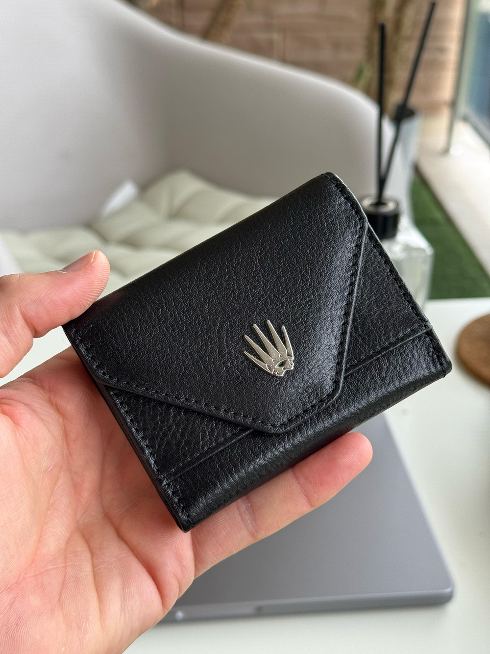 AKORDE SİYAH HAKİKİ DERİ KARTLIK 