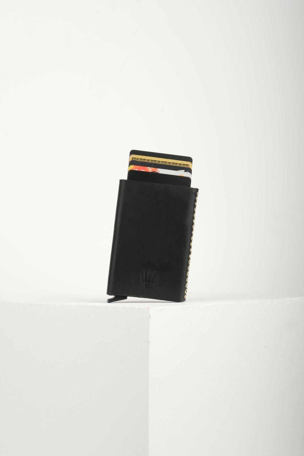 Cortex Slim Siyah Hakiki Deri Bölmeli Kızaklı Mekanizmalı Kartlık