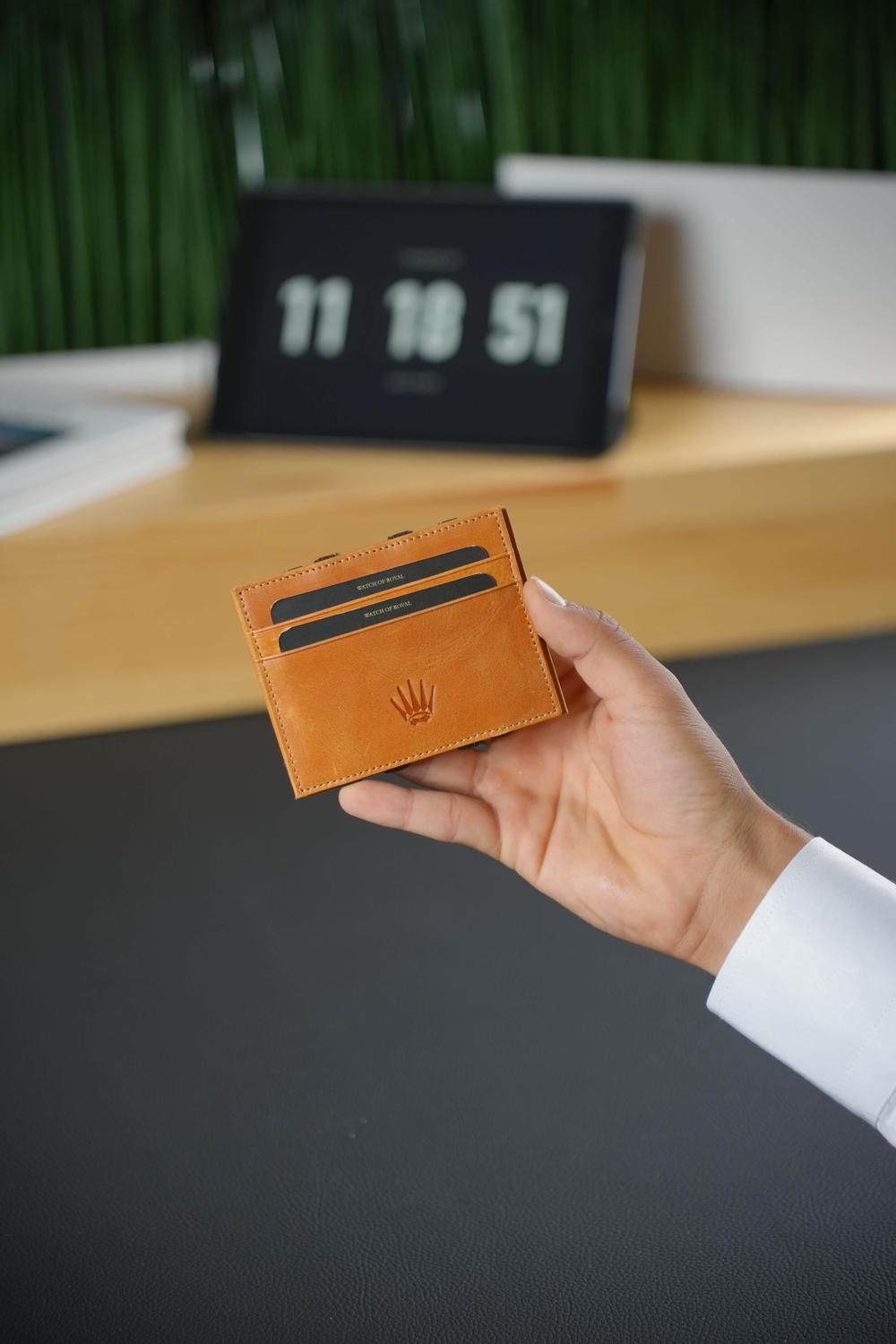 Hakiki Deri Kartlık Crazy Sarı 4 Kart ve 2 Para Bölmesi ile Minimalist Sihirbaz Tasarım Cüzdan MAGİC CARD