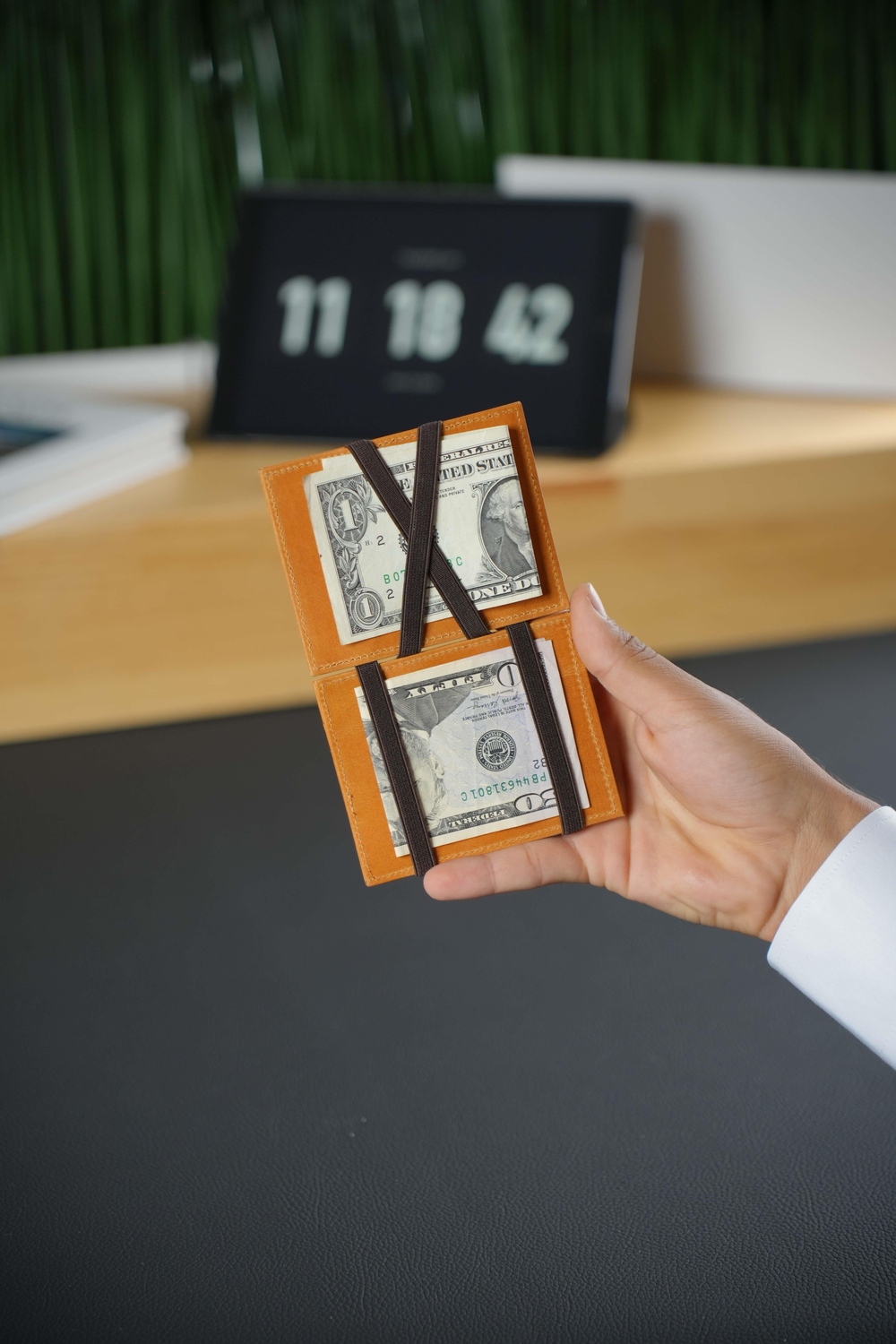 Hakiki Deri Kartlık Crazy Sarı 4 Kart ve 2 Para Bölmesi ile Minimalist Sihirbaz Tasarım Cüzdan MAGİC CARD