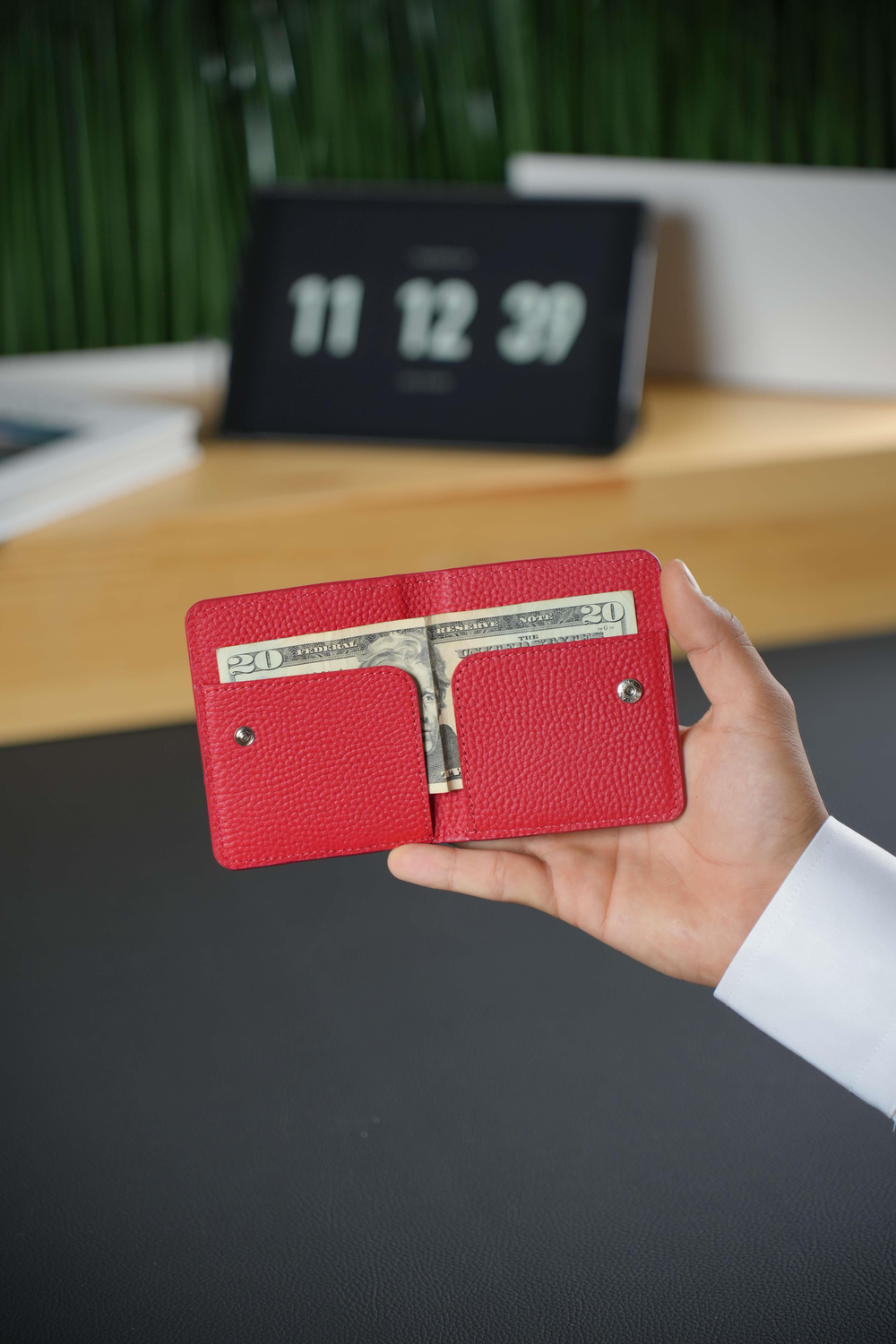 Slim Hakiki Deri Kırmızı Kartlık & Cüzdan - 8 Kart Bölmeli, Çelik Çıtçıt Kilit Sistemi, Para Bölmeli Dikiş Detaylı Pair