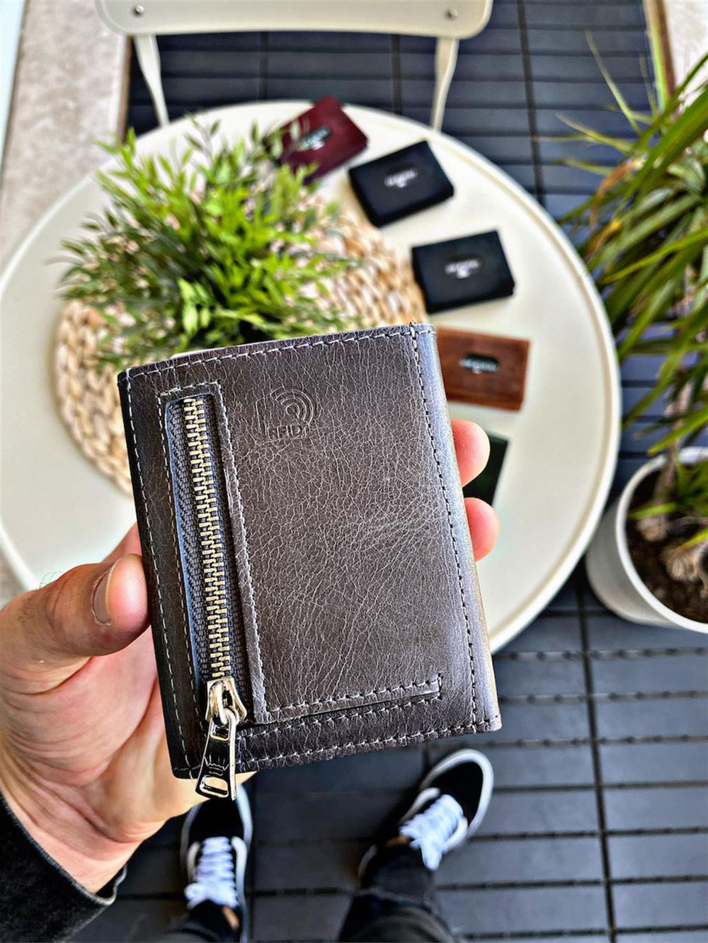 Hakiki Deri Cüzdan & Kartlık Efekt Gri Fermuar Detaylı  6 Kart Bölmeli Cüzdan RFID Korumalı Smıth