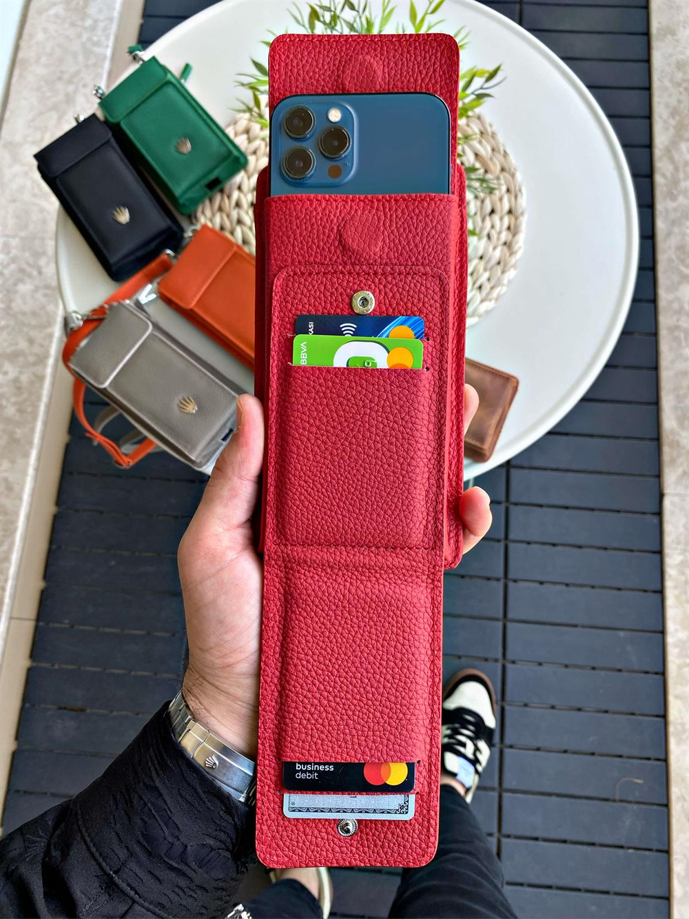 Hakiki Deri Kırmızı Askılı Çanta 4 Kart Bölmesi, Telefon ve Para Bölmesi, Fermuarlı, Çıtçıtlı Askılı Telefon Çantası Luısaw