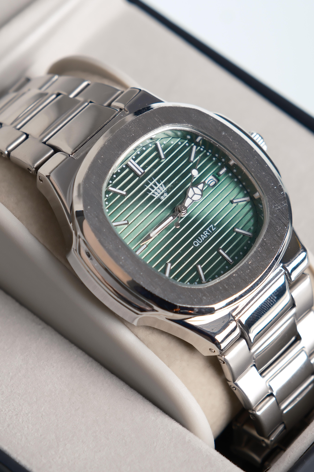 Wolf Silver Green Kol Saati