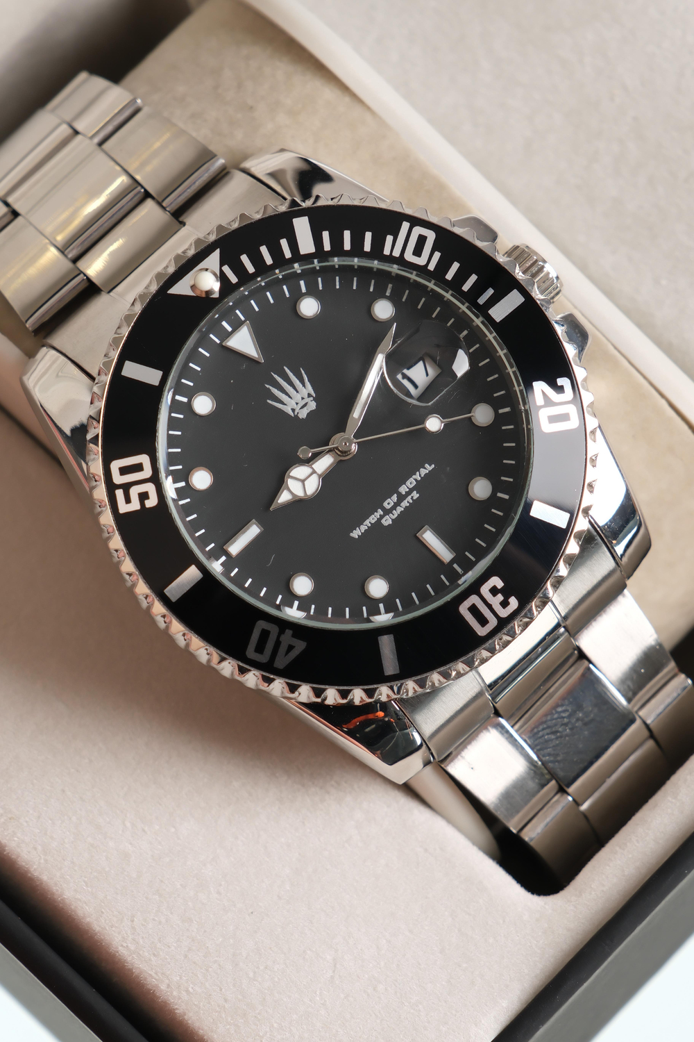 Titan Silver Black Kol Saati