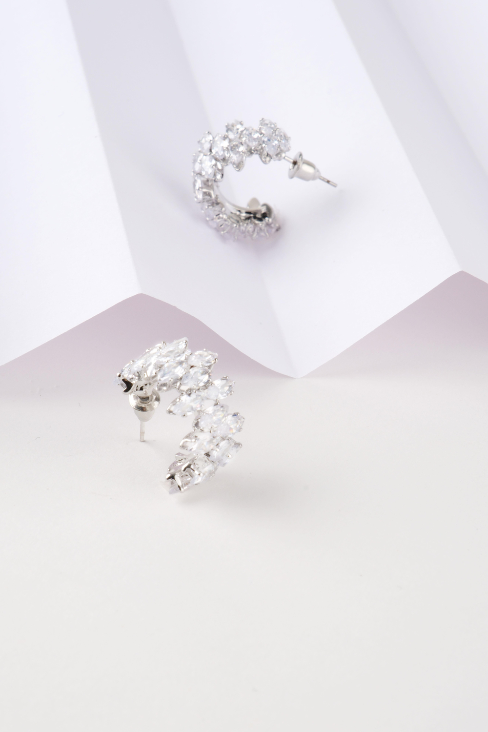 Ruby Radiance Silver Çelik KüpeKüpeWATCHOFROYALRubyRadianceRuby Radiance Silver Çelik Küpe