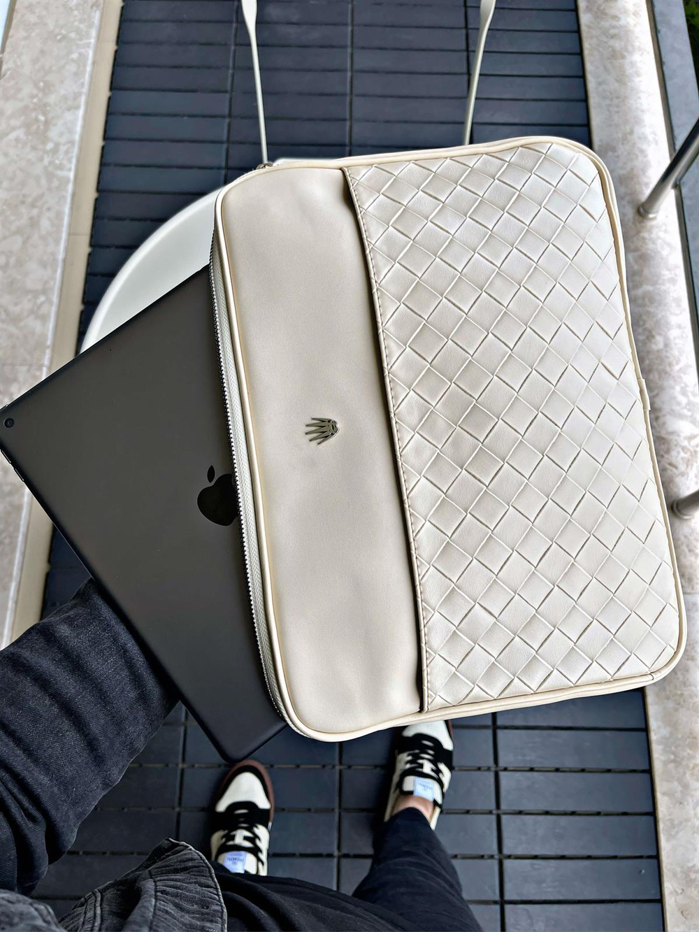 Modern Tasarım Vegan Deri Bej El Çantası 6 Kart, Tablet Telefon Bölmesi ve Fermuarlı Organizer Colorato