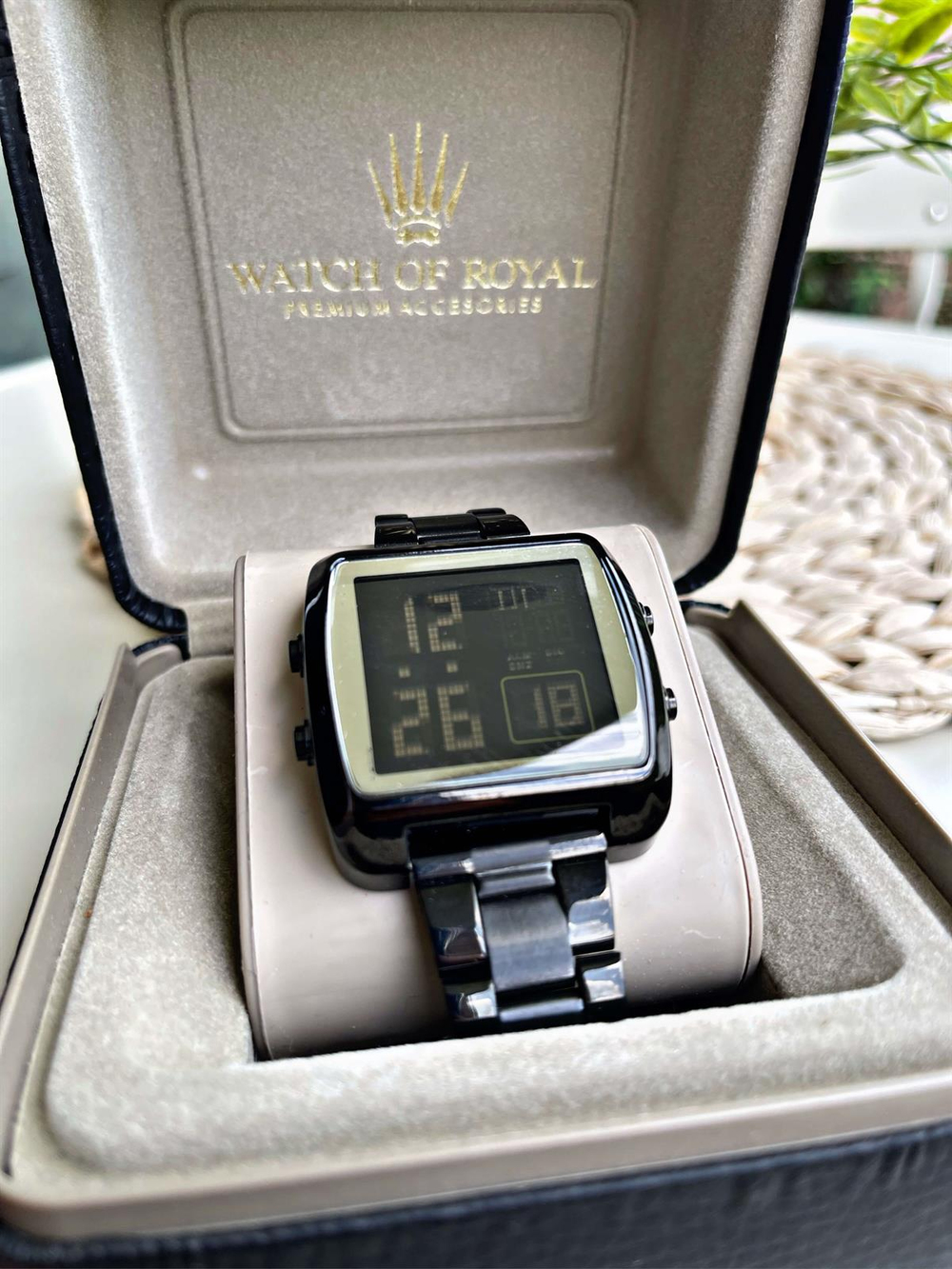 Çelik Kordonlu Siyah Dijital LED Kol Saati Kare Kasa ve Hardlex Mineral Cam, 3ATM