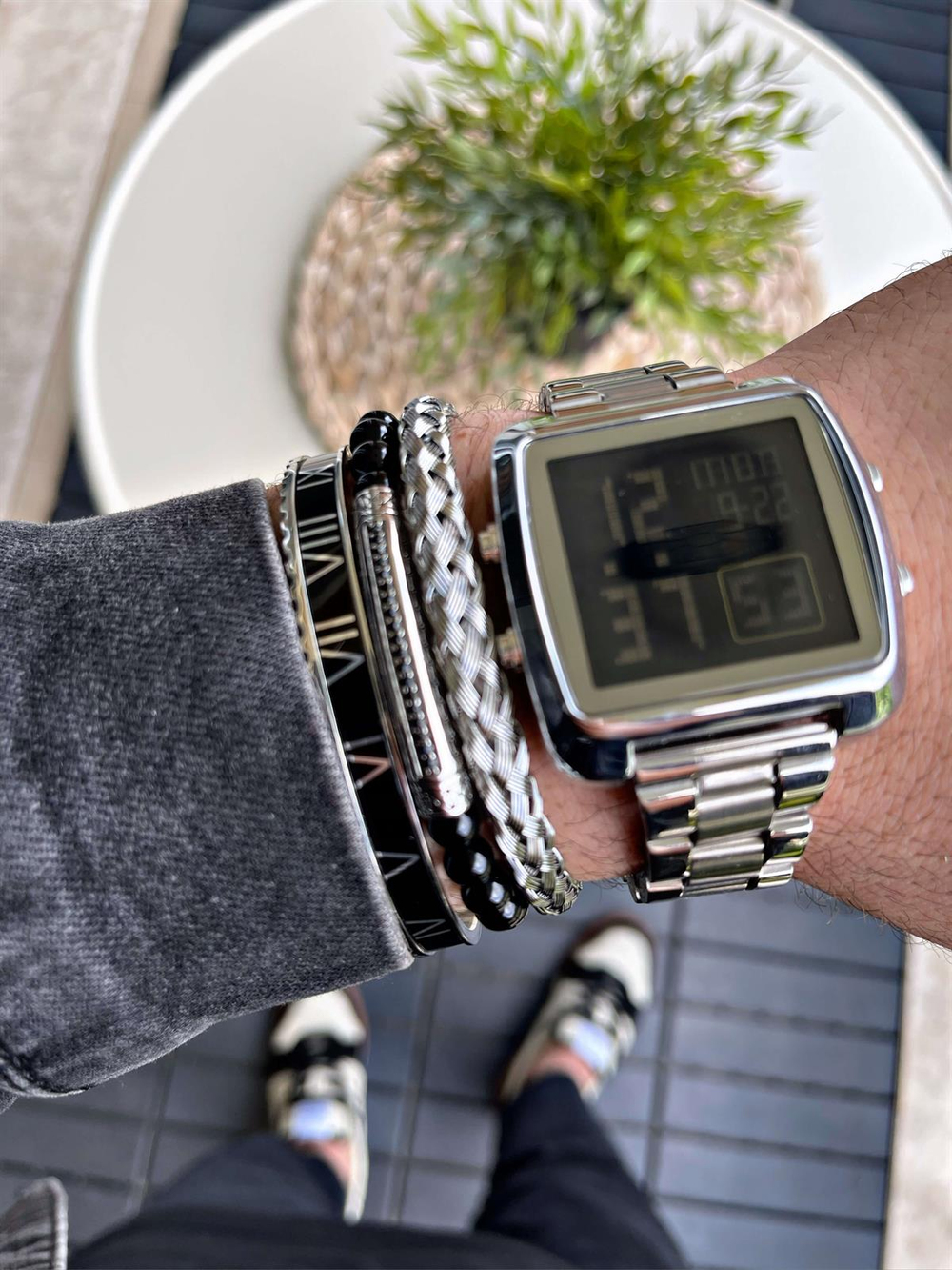 Çelik Kordonlu Silver Dijital LED Kol Saati Kare Kasa ve Hardlex Mineral Cam, 3ATM