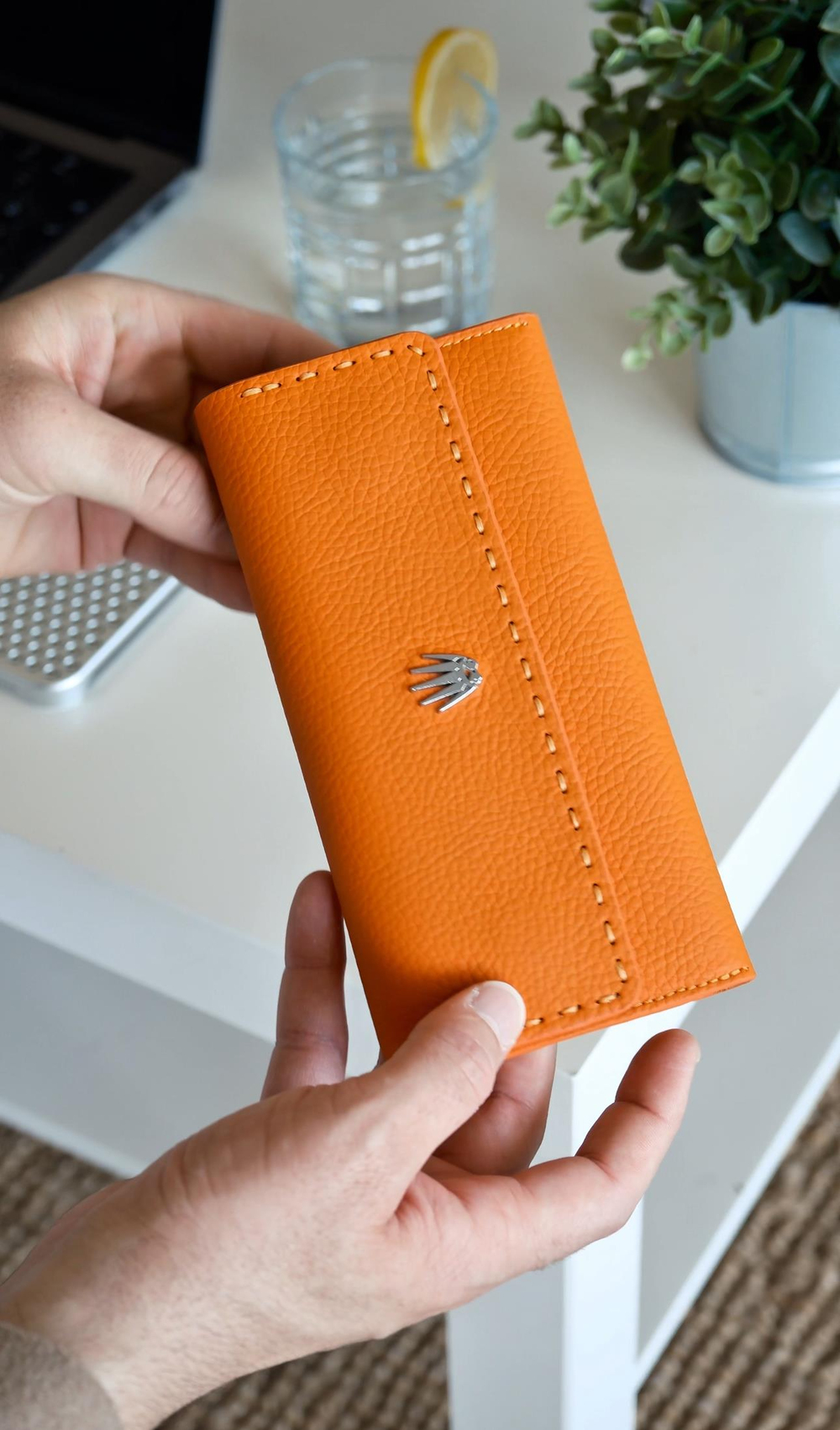 Valencia turuncu telefon cüzdanı