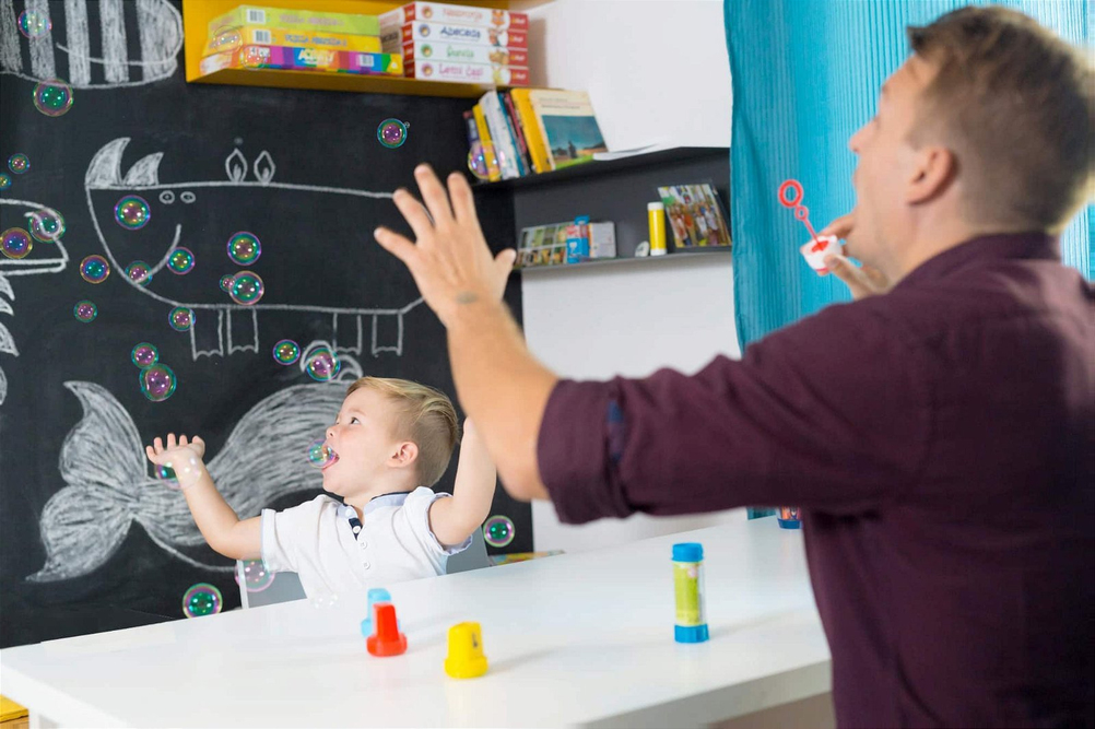 Çocuklarda Konuşma ve Dil Sorunları: Nasıl Yardım Edebilirsiniz?