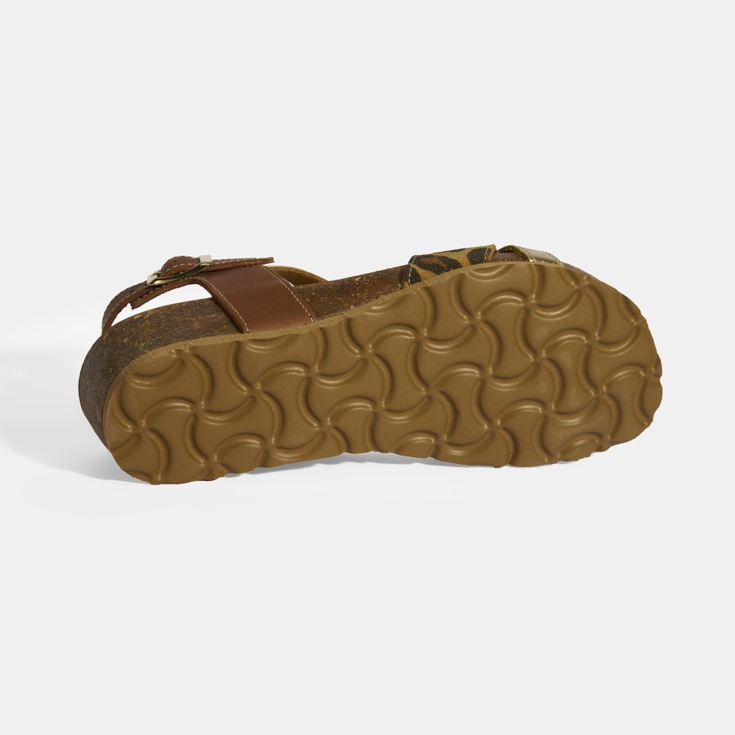  Leopar Kadın Toka Detaylı Nubuk Sandalet