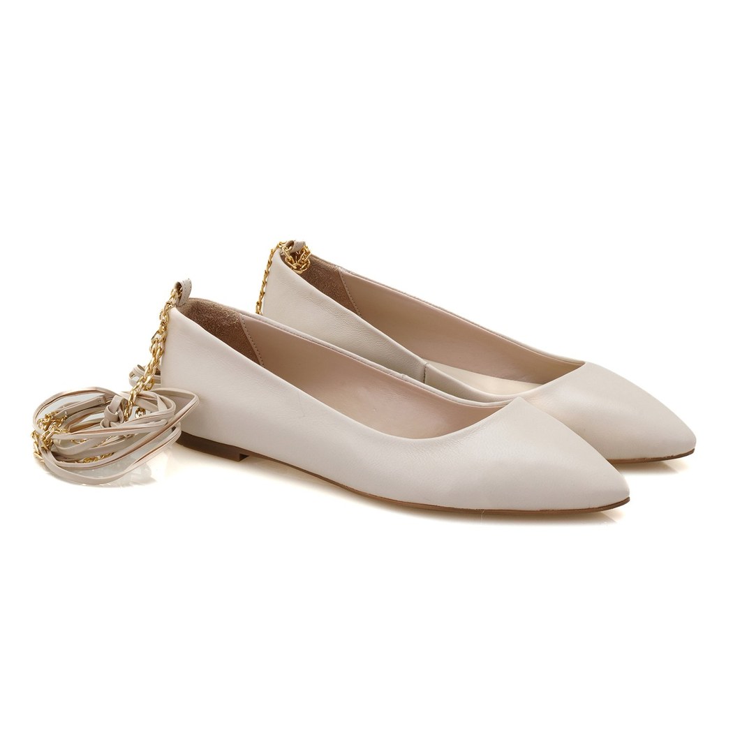 Azafran Beyaz Kadın Zincir Detaylı Deri Babet