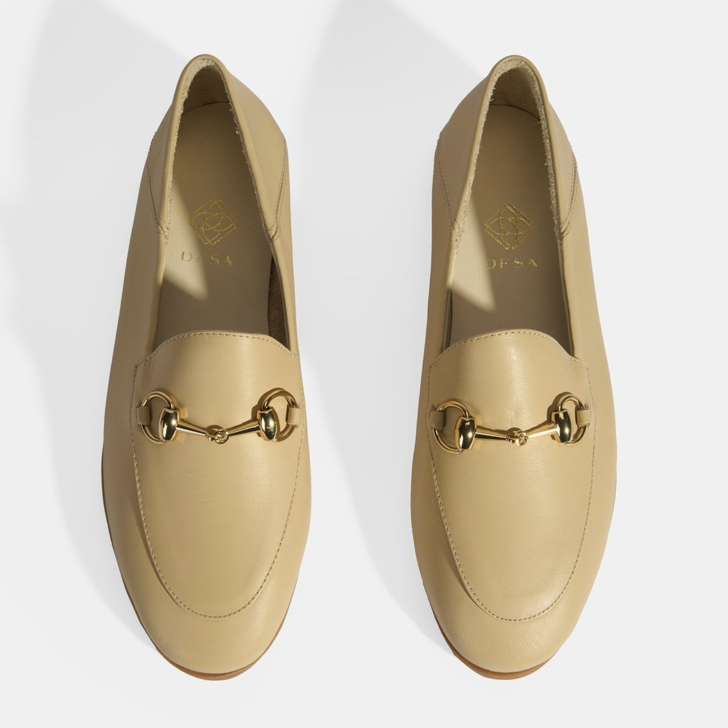 Bej Kadın Toka Aksesuarlı Deri Loafer