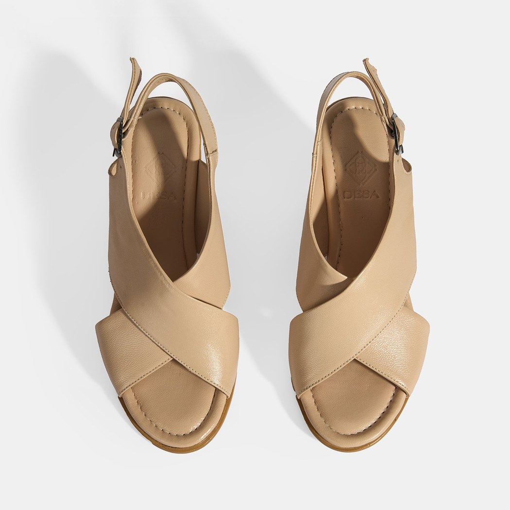 Bej Kadın Toka Detaylı Deri Sandalet