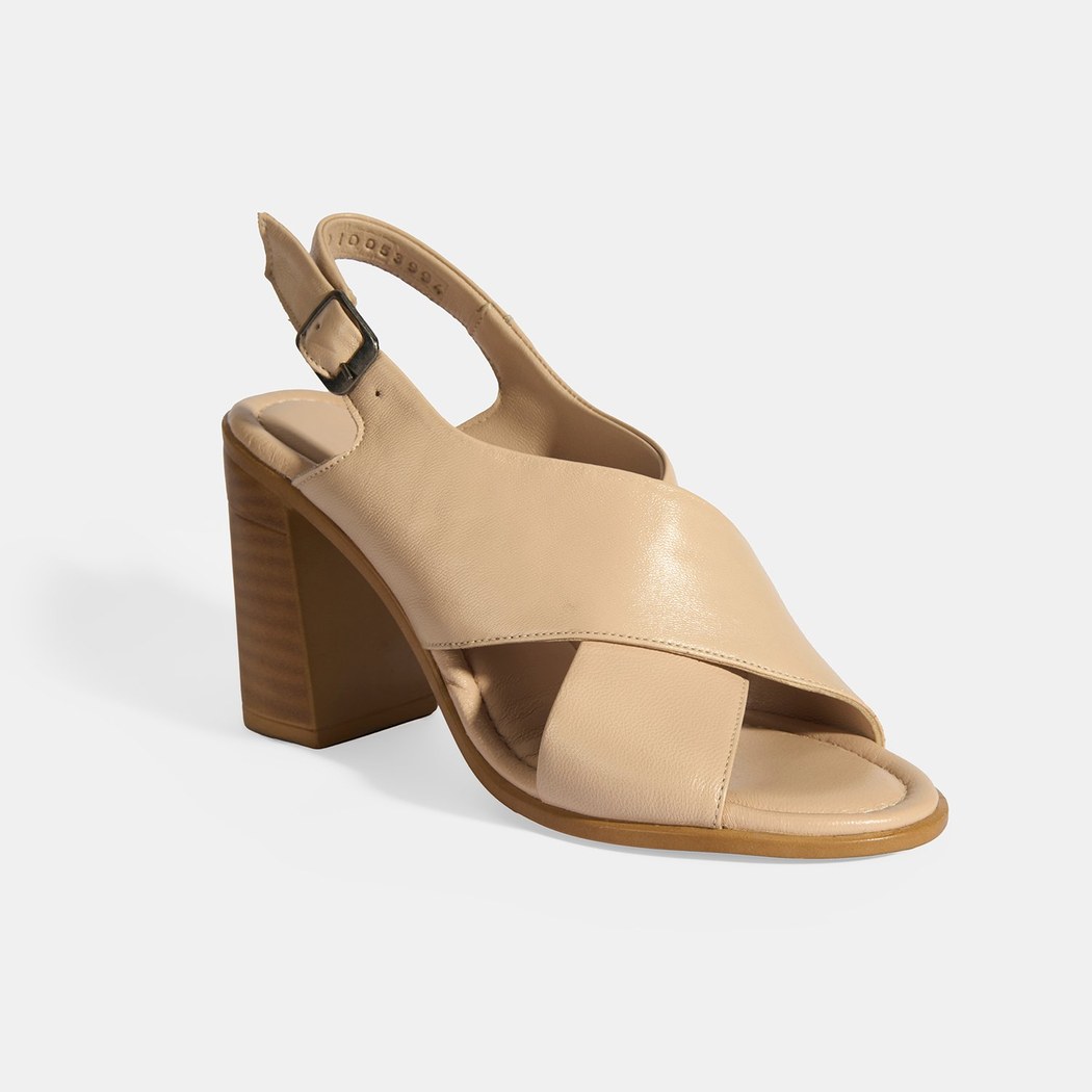 Bej Kadın Toka Detaylı Deri Sandalet