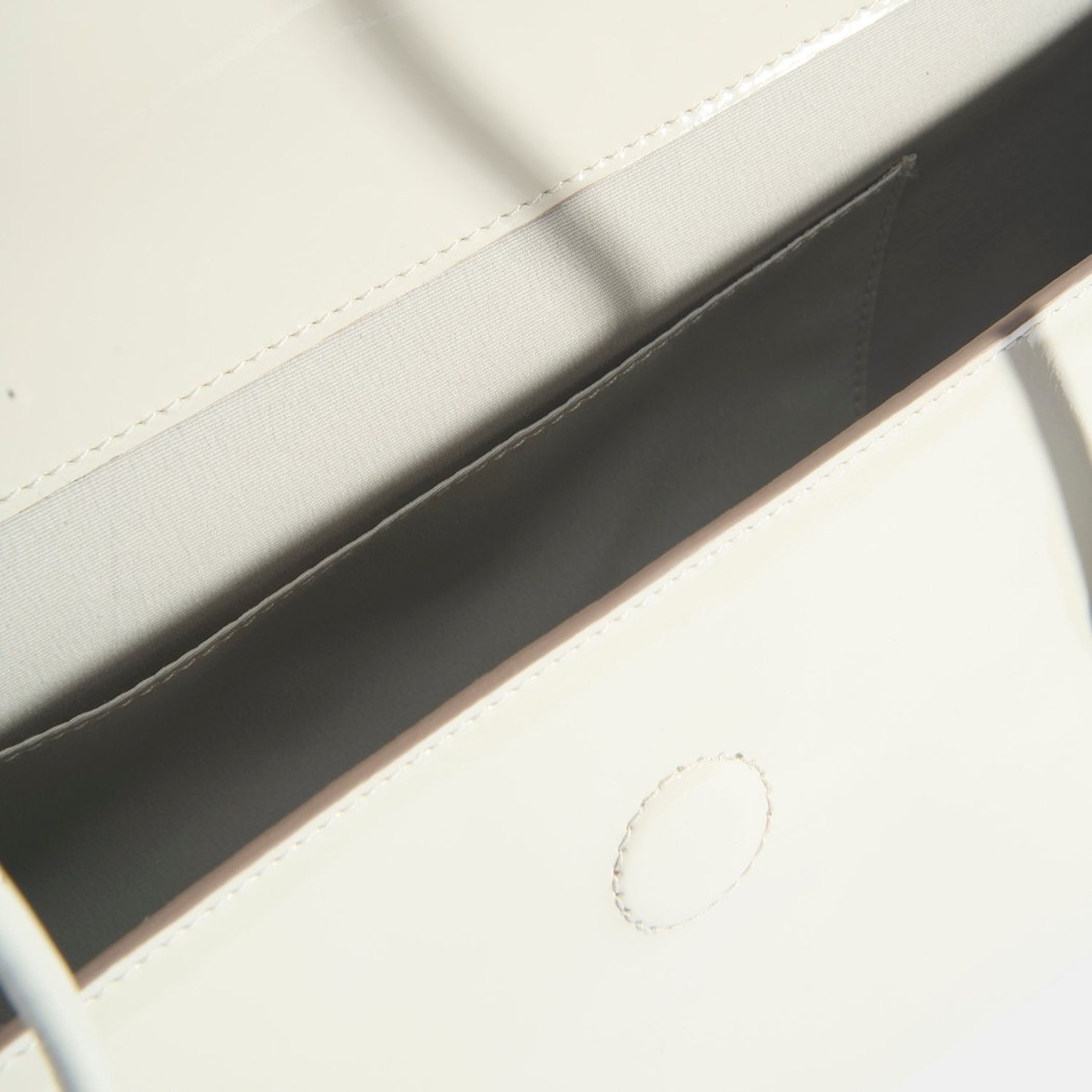 Bej Kadın Yaprak Detaylı Deri Omuz Çantası