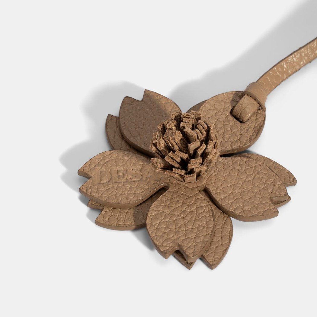 DP-4897 AW25 KADIN ÇİÇEK CHARM