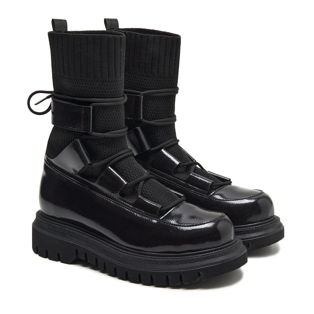 Eliz Siyah Kadın Bot